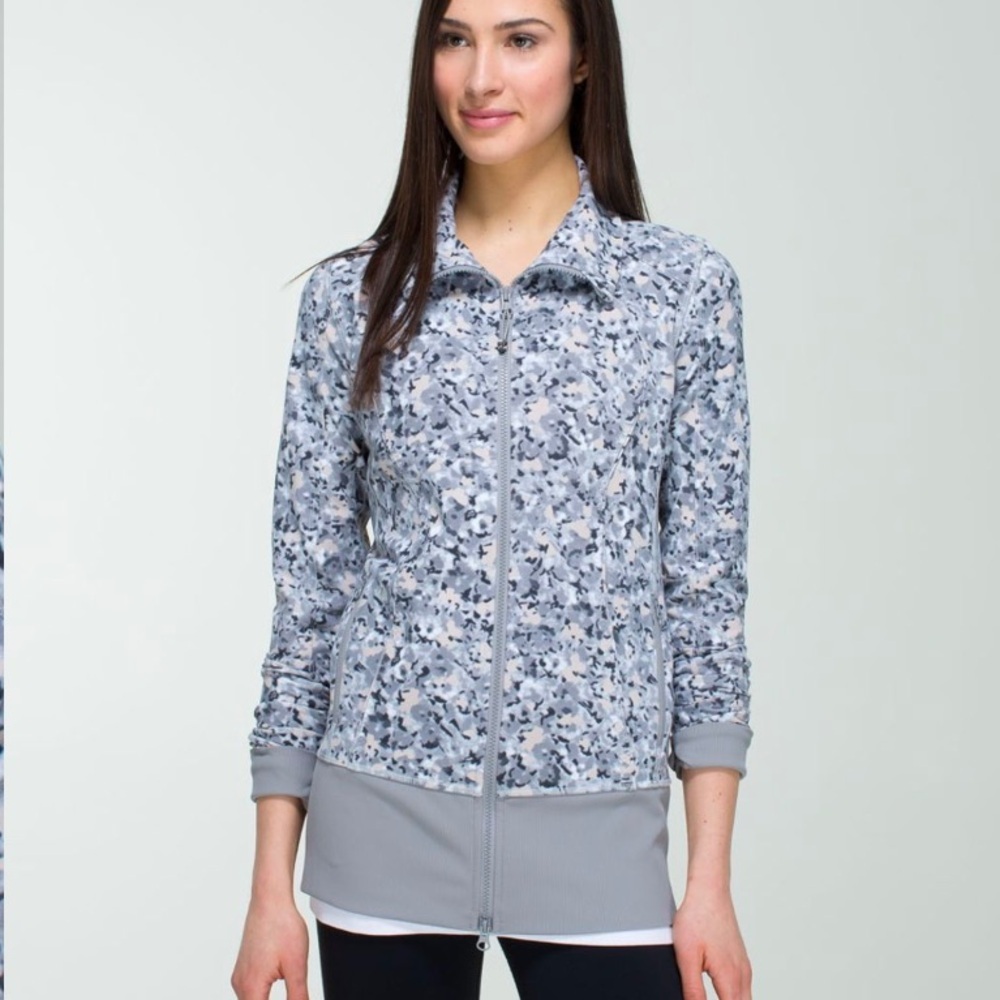 lululemon Nice Asana Jacket Fleur Silver Spoon‎ Grey Sz 4